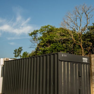 aluguel de container maritimo para movimentação de carga depósito armazem araguaia guindastes goiania goias